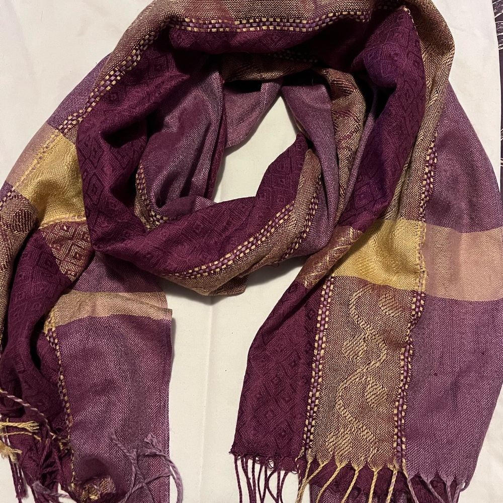 Women’s scarf